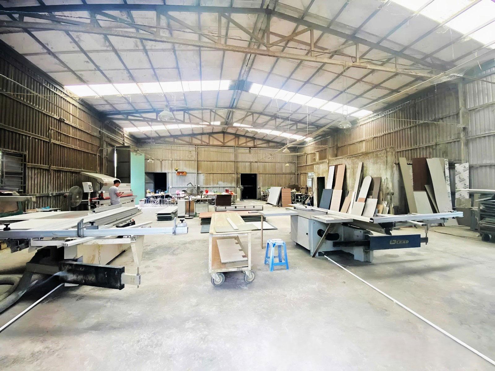 Xưởng sản xuất  thi công nội thất trực tiếp